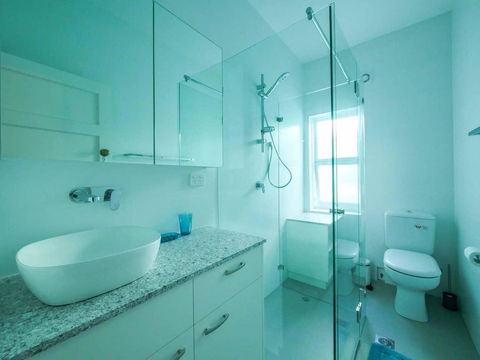 North Bondi Living - 200 Metres Walk To The Beach - eTourism Australia 3