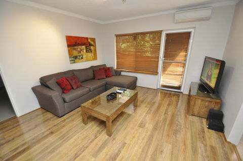 North Ryde Self-Contained One-Bedroom Apartment (7KHRT) - eTourism Australia 3