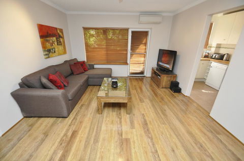 North Ryde Self-Contained One-Bedroom Apartment (7KHRT) - eTourism Australia 1