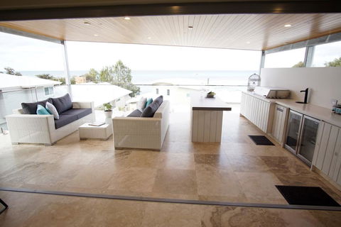 North Shore Holiday Home - eTourism Australia 3