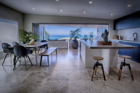 North Shore Holiday Home - eTourism Australia 1