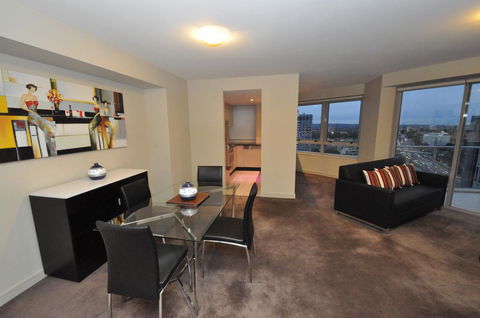 North Sydney Fully Self Contained Modern 2 Bed Apartment (2207BER) - eTourism Australia 2