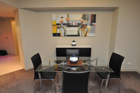 North Sydney Fully Self Contained Modern 2 Bed Apartment (2207BER) - eTourism Australia 3