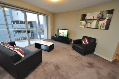 North Sydney Fully Self Contained Modern 2 Bed Apartment (2207BER) - eTourism Australia 1