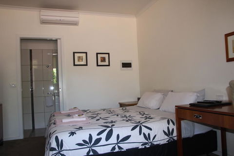 Norwood House Motel & Receptions - eTourism Australia 3