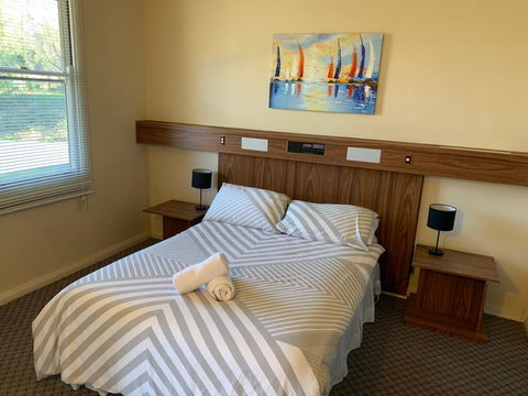 Nowa Nowa Hotel Motel - eTourism Australia 2