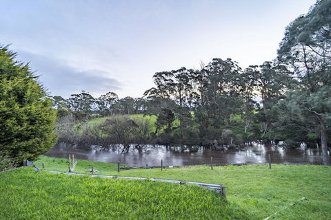 Platypus Waters B&B - eTourism Australia 3