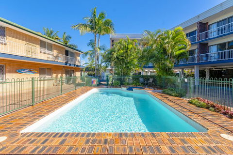 Red Star Hotel Palm Beach - eTourism Australia 0