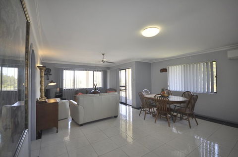 Seaclusion On Toorbul - eTourism Australia 3