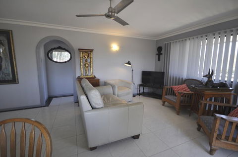 Seaclusion On Toorbul - eTourism Australia 2