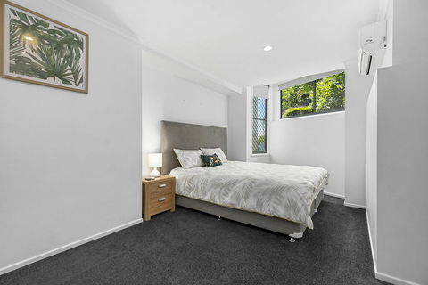 Stunning Beach Front Villa At Castaway Cove - eTourism Australia 1