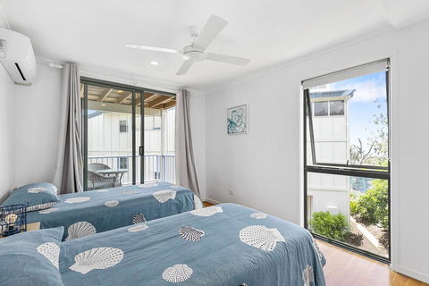 Stunning Beach Front Villa At Castaway Cove - eTourism Australia 3