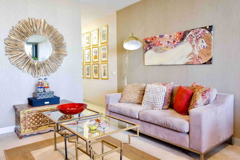 Stylish 1 Bedroom Apartment Amazing City Views - eTourism Australia 0