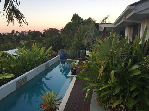 Sunshine Coast Tropical Getaway - eTourism Australia 1