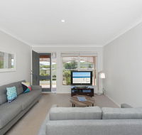 Surf Break - 10A Tuna Downstairs - eTourism Australia