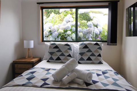 DOLPHIN LOOKOUT COTTAGE - Amazing Views Of The Bay Of Fires - eTourism Australia 6