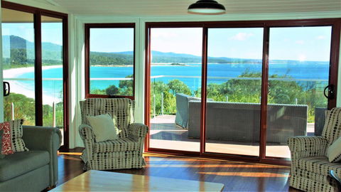DOLPHIN LOOKOUT COTTAGE - Amazing Views Of The Bay Of Fires - eTourism Australia 14