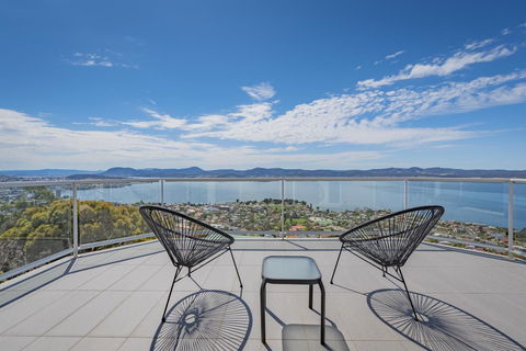 Nature & Relax House, Panoramic Sea View, Free Parking 37 - eTourism Australia 3