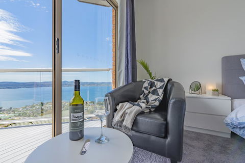 Nature & Relax House, Panoramic Sea View, Free Parking 37 - eTourism Australia 7