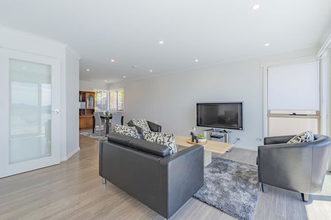 Nature & Relax House, Panoramic Sea View, Free Parking 37 - eTourism Australia 25