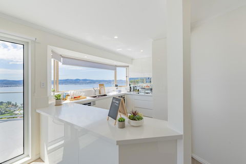 Nature & Relax House, Panoramic Sea View, Free Parking 37 - eTourism Australia 26