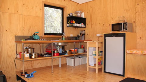 BAY OF FIRES ECO HUT Off Grid Experience At Binalong Bay - eTourism Australia 9