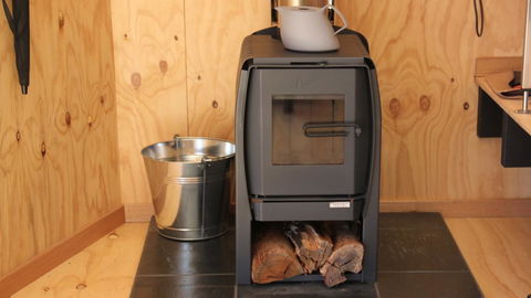 BAY OF FIRES ECO HUT Off Grid Experience At Binalong Bay - eTourism Australia 16