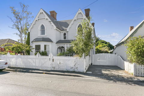 Amberley - eTourism Australia 0