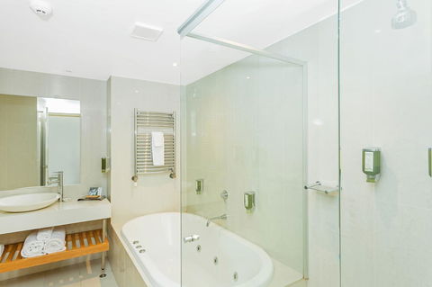 Deep Blue Hotel & Hot Springs - eTourism Australia 37