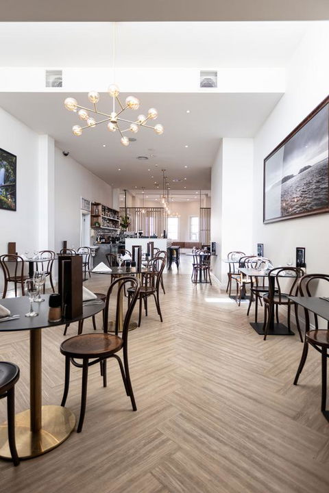 Deep Blue Hotel & Hot Springs - eTourism Australia 4