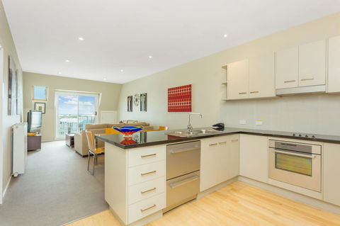 Deep Blue Hotel & Hot Springs - eTourism Australia 32