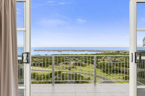 Deep Blue Hotel & Hot Springs - eTourism Australia 23