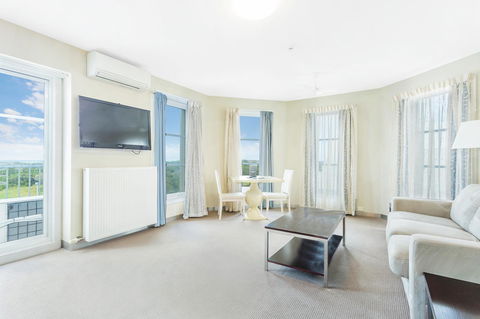 Deep Blue Hotel & Hot Springs - eTourism Australia 29