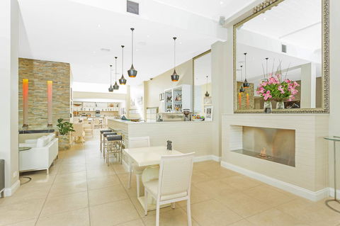 Deep Blue Hotel & Hot Springs - eTourism Australia 22