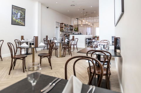 Deep Blue Hotel & Hot Springs - eTourism Australia 5