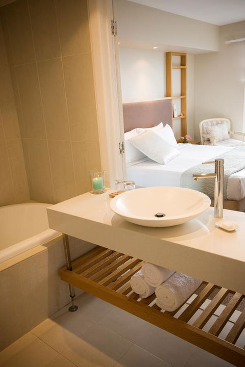 Deep Blue Hotel & Hot Springs - eTourism Australia 38