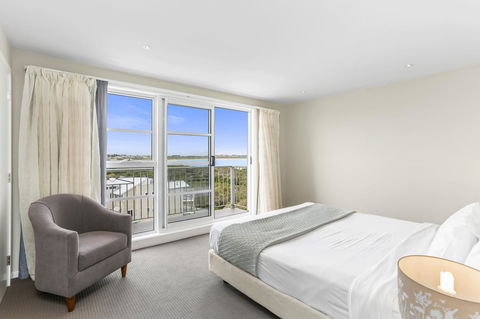 Deep Blue Hotel & Hot Springs - eTourism Australia 26