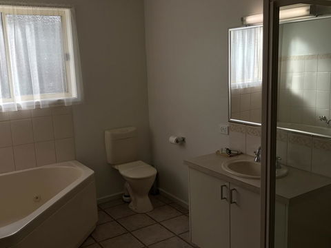 Beachcomber Motel & Apartments - eTourism Australia 9