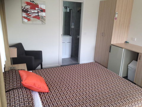 Beachcomber Motel & Apartments - eTourism Australia 24