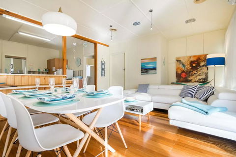 Nautique Beach House - eTourism Australia 1