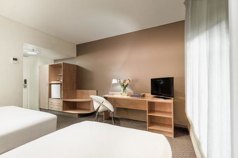 Ibis Melbourne Hotel And Apartments - eTourism Australia 8