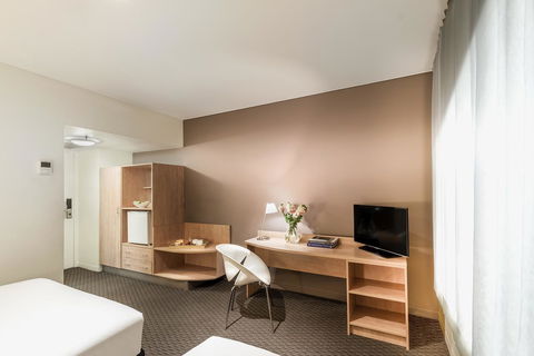 Ibis Melbourne Hotel And Apartments - eTourism Australia 10