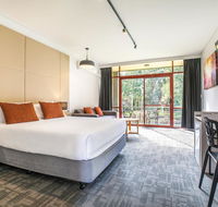 Nightcap at York on Lilydale - eTourism Australia