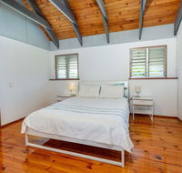 Unique Getaway 300m to Bribie Foreshore Bongaree - eTourism Australia