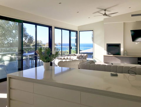 Lorne Sea View Terrace House - eTourism Australia 3