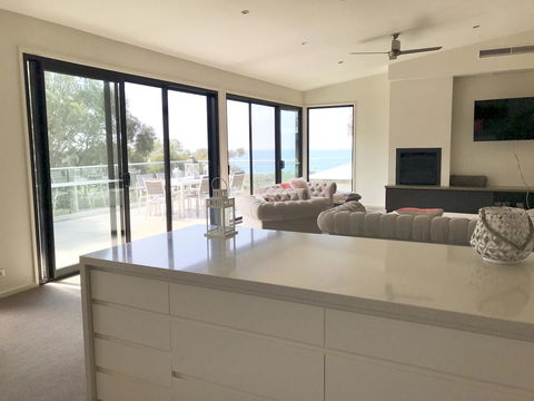 Lorne Sea View Terrace House - eTourism Australia 25