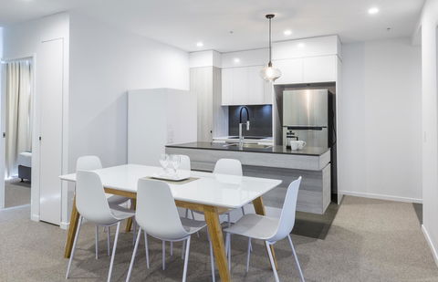 Boardwalk Burleigh Beach - Official - eTourism Australia 26