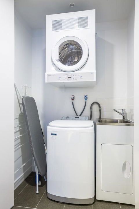 Boardwalk Burleigh Beach - Official - eTourism Australia 31