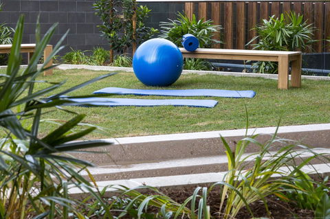 Boardwalk Burleigh Beach - Official - eTourism Australia 32