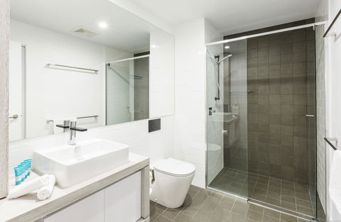 Boardwalk Burleigh Beach - Official - eTourism Australia 39